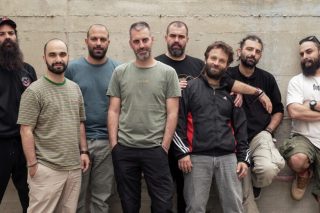 Από κοινό οχτώ ατόμων, σε μαζικές sold out συναυλίες